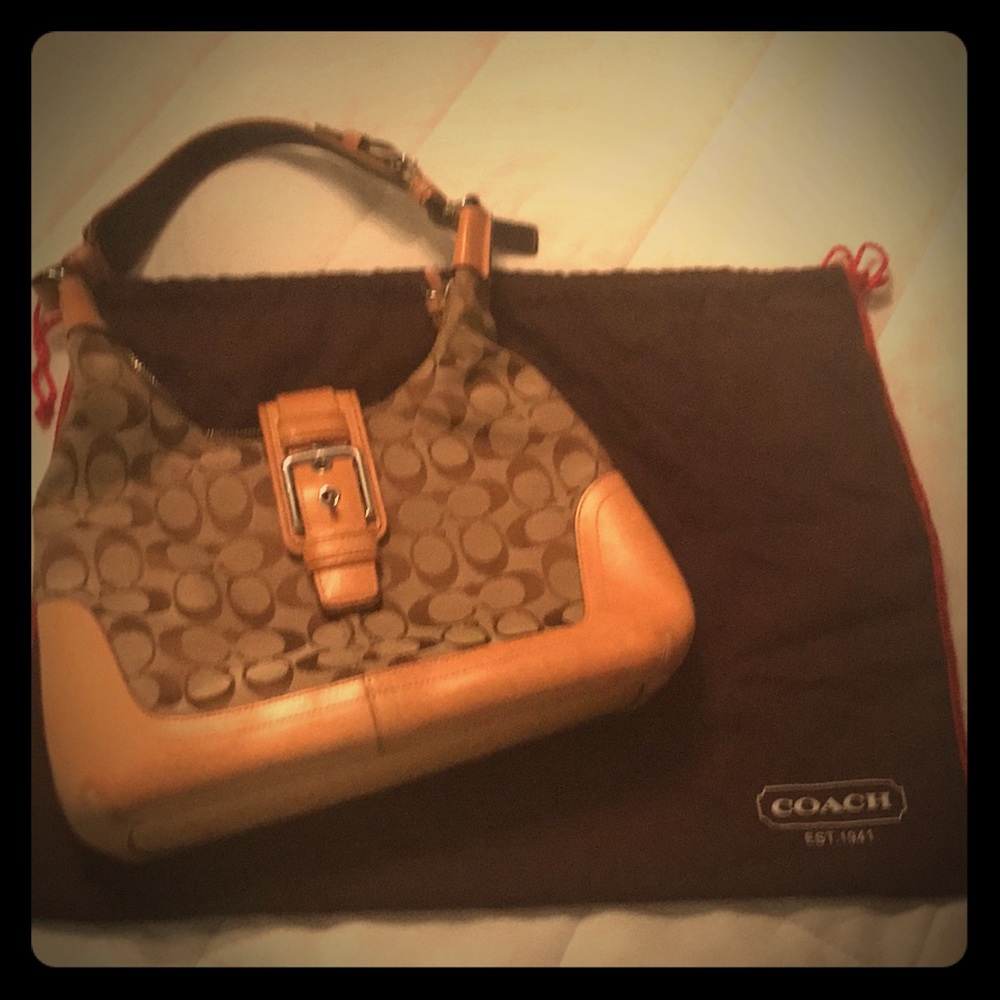 Coach hobo bag in signature jacquard.